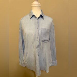 H&M Women’s Light Blue Crinkle Shirt